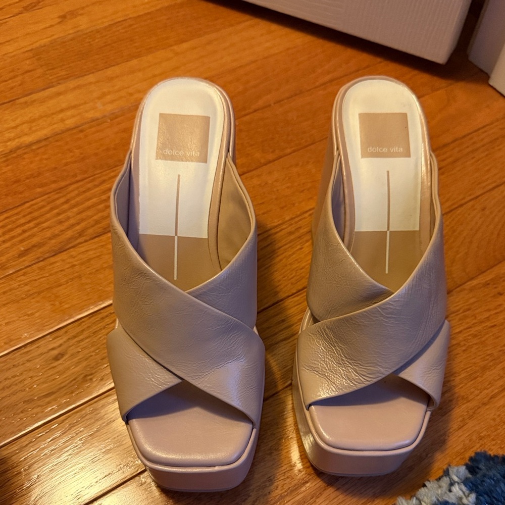 Dolce Vita Nude/Tan Crisscross Square-Toe Slide Mules